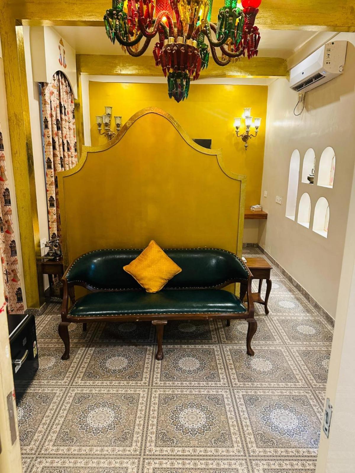 Stay Banaras - A Boutique Hotel Varanasi Bagian luar foto