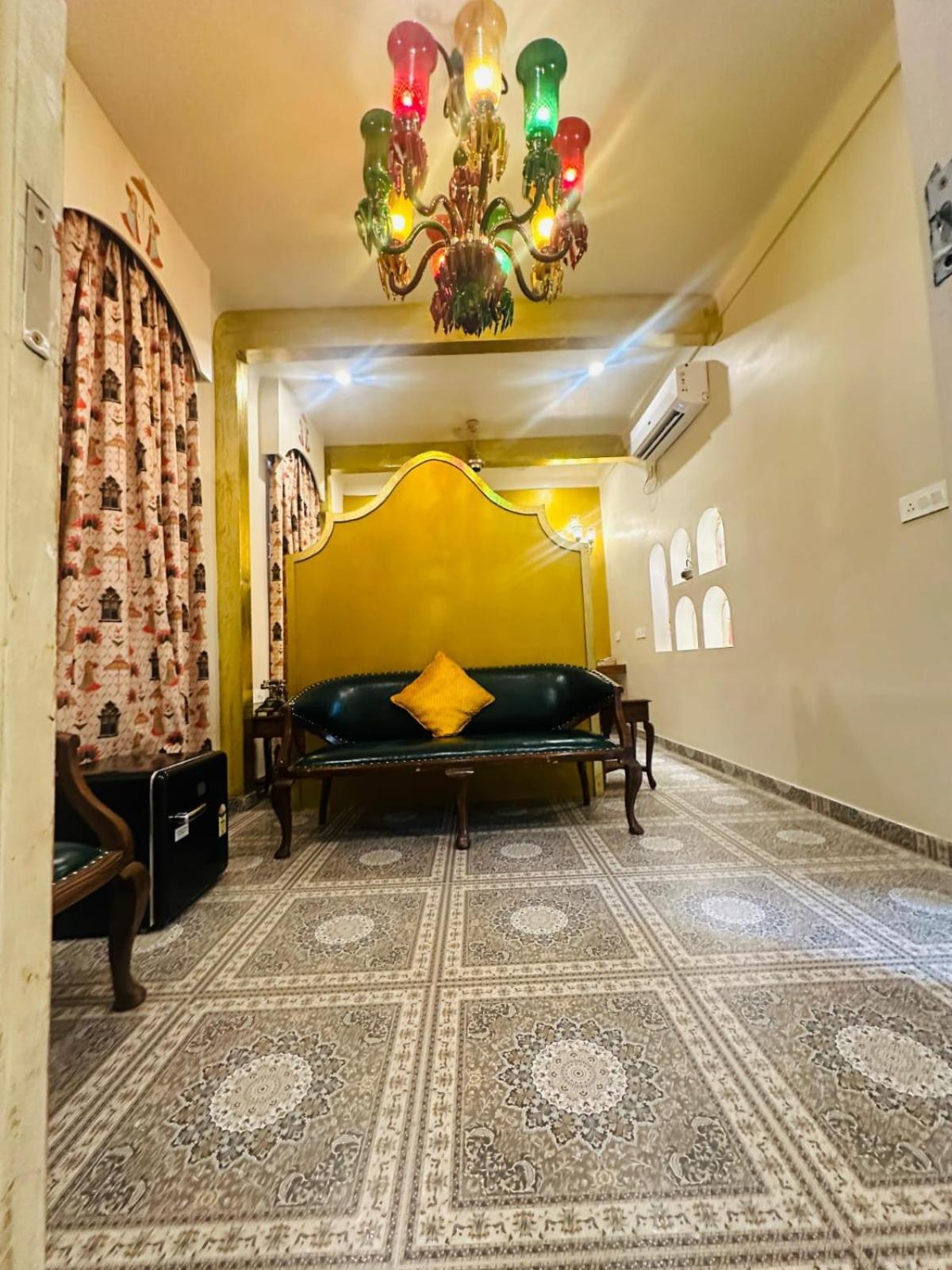 Stay Banaras - A Boutique Hotel Varanasi Bagian luar foto